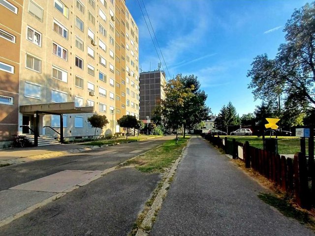 Eladó panellakás, Dunakeszin 54.7 M Ft, 2 szobás