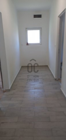 Eladó családi ház, Újszászon 30 M Ft, 4 szobás