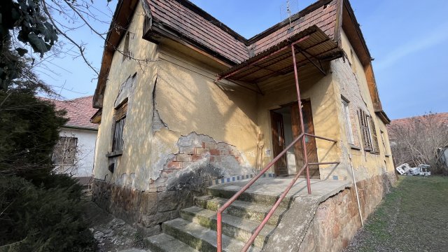 Eladó családi ház, Veresegyházon 72.5 M Ft, 4 szobás