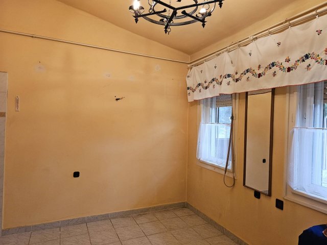 Eladó sorház, Egerben 70 M Ft, 4 szobás / költözzbe.hu