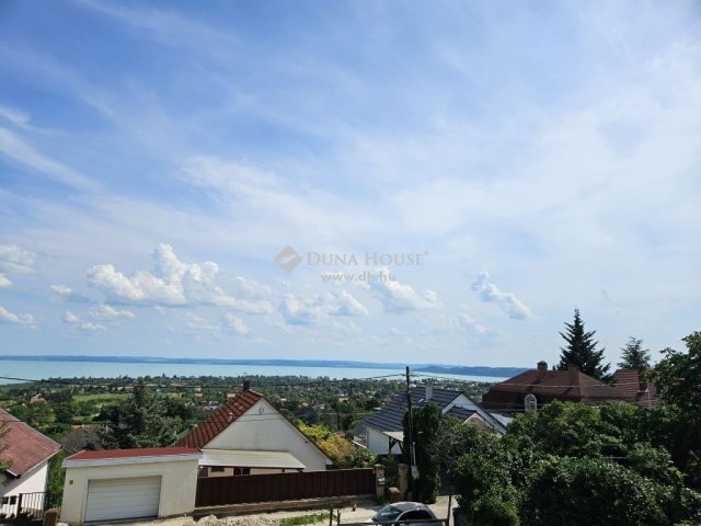 Eladó családi ház, Balatonfüreden 259 M Ft, 6 szobás