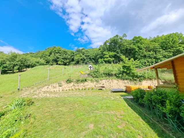 Eladó nyaraló, Bajon 19.99 M Ft, 1 szobás / költözzbe.hu