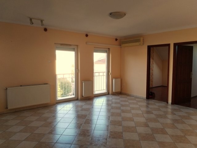 Eladó téglalakás, Debrecenben 55 M Ft, 1+2 szobás