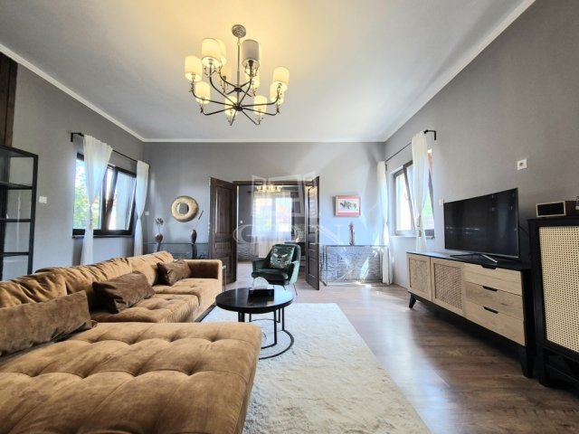 Eladó családi ház, Budajenőn 220 M Ft, 5 szobás