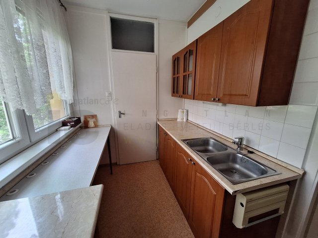 Eladó panellakás, Szegeden 47 M Ft, 1+2 szobás