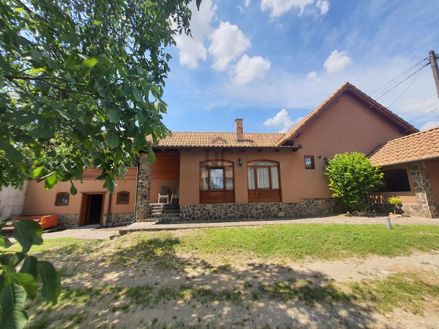 Eladó családi ház, Hatvanban 124.9 M Ft, 5 szobás