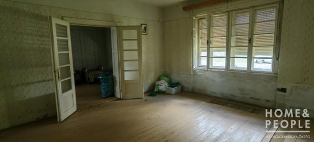 Eladó családi ház, Tótkomlóson 9.6 M Ft, 6 szobás