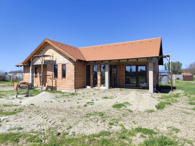 Eladó családi ház, Lajosmizsén 85 M Ft, 4 szobás
