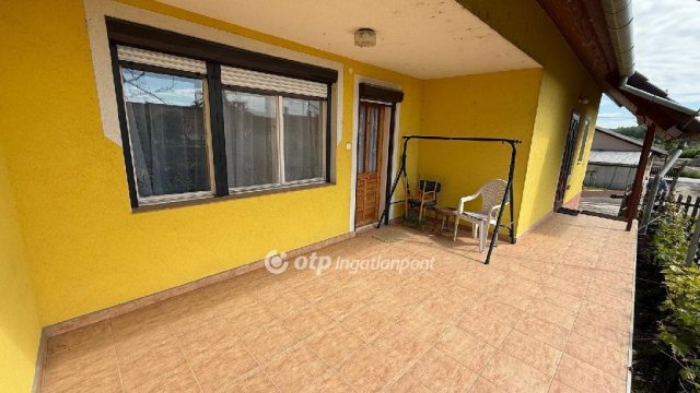 Eladó családi ház, Csajágon 49.9 M Ft, 3 szobás