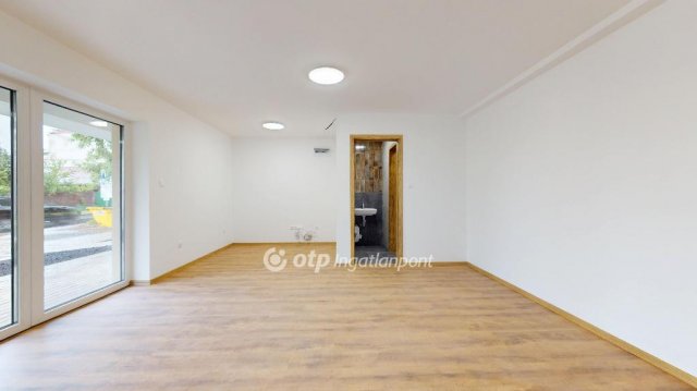 Eladó üzlethelyiség, Nyíregyházán 30.411 M Ft, 2 szobás