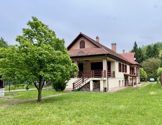 Eladó családi ház, Váraszón 97.9 M Ft, 4 szobás