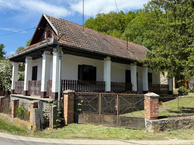 Eladó családi ház, Felsőtoldon 28 M Ft, 2 szobás