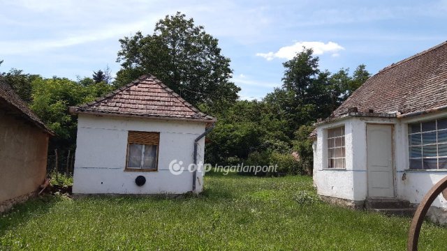 Eladó családi ház, Regenyén 4.5 M Ft, 3 szobás