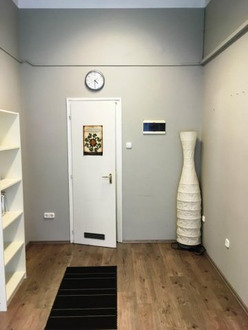 Kiadó iroda, Pécsett 70 E Ft / hó, 1 szobás