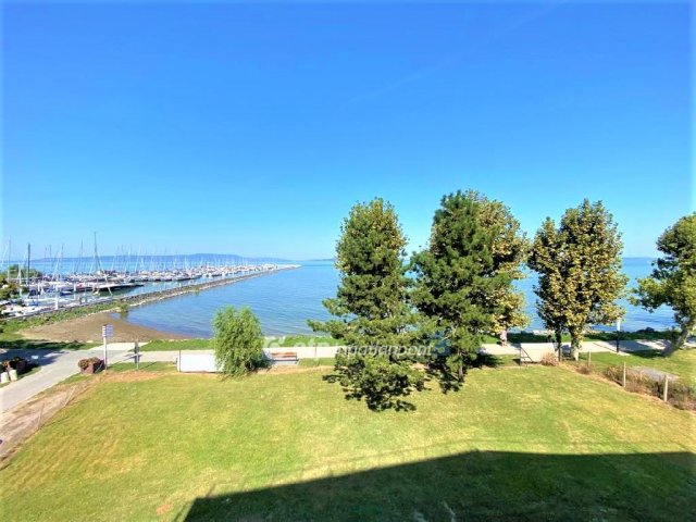 Eladó nyaraló, Balatonfenyvesen 191.4 M Ft, 3 szobás