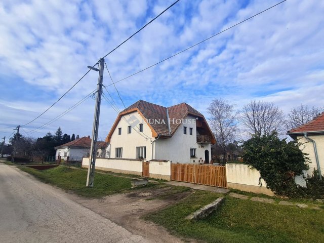 Eladó telek, Balatonszabadiban, Árpád utcában 12.9 M Ft