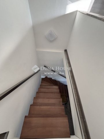 Eladó családi ház, Kecskeméten 99.9 M Ft, 6 szobás