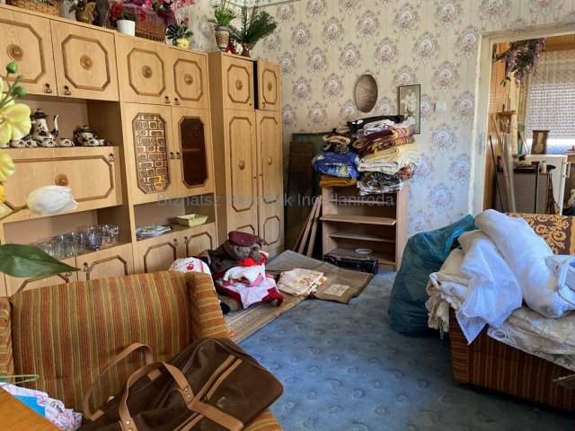 Eladó családi ház, Tiszavasváriban 11 M Ft, 2 szobás