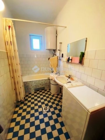 Eladó családi ház, Szentmártonkátán 43.9 M Ft, 3 szobás
