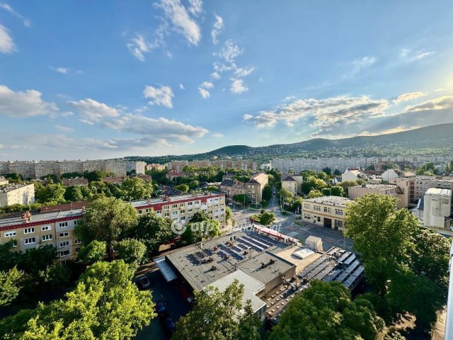 Eladó panellakás, Budapesten, III. kerületben 56.9 M Ft