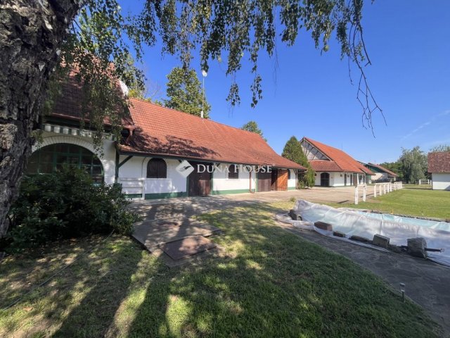 Eladó mezogazdasagi ingatlan, Kecskeméten 135 M Ft, 16 szobás
