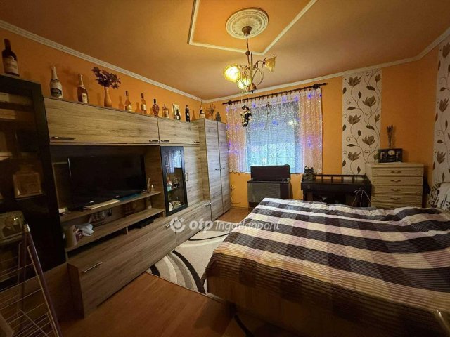 Eladó családi ház, Szakolyon 28.5 M Ft, 2 szobás
