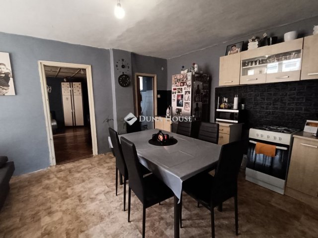 Eladó családi ház, Bakonyszombathelyen 21.5 M Ft, 2 szobás