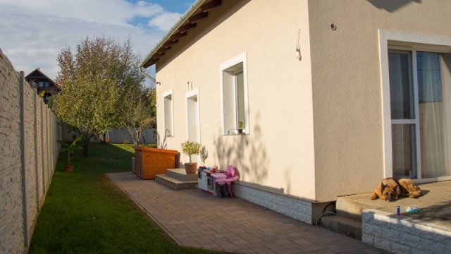 Eladó családi ház, Piliscséven 105 M Ft, 5 szobás