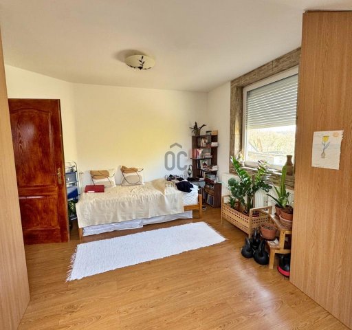 Eladó családi ház, Bicskén 89.9 M Ft, 6 szobás