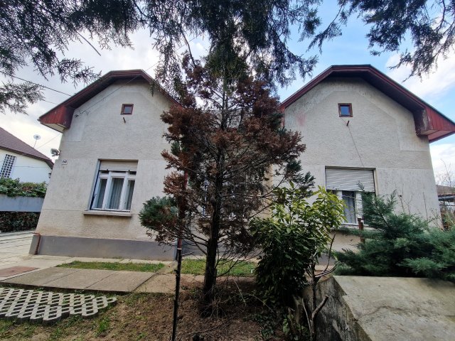 Eladó családi ház, Budapesten, XVI. kerületben, Sasvár utcában