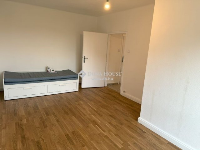 Eladó téglalakás, Budapesten, XIV. kerületben 75 M Ft, 2 szobás