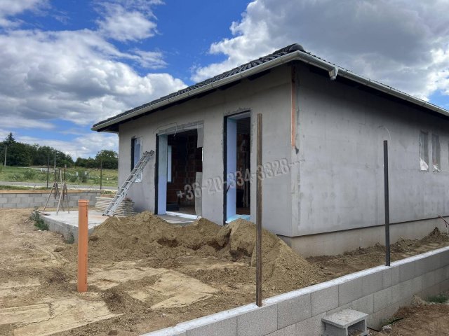 Eladó családi ház, Őrbottyánban 82.5 M Ft, 4 szobás