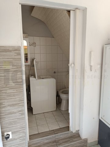 Eladó téglalakás, Szegeden 75 M Ft, 3+1 szobás