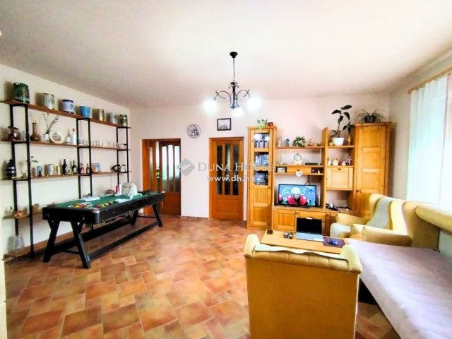 Eladó családi ház, Debrecenben 95 M Ft, 6 szobás