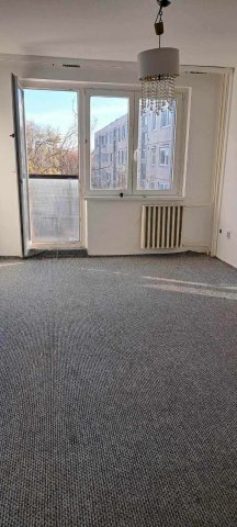 Eladó panellakás, Tatabányán 34.99 M Ft, 2 szobás