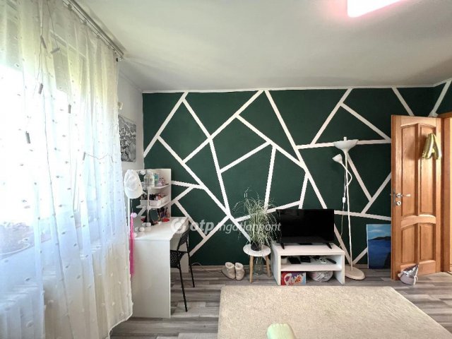 Eladó családi ház, Ráckeresztúron 94.9 M Ft, 4 szobás