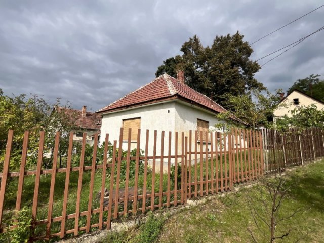 Eladó családi ház, Piliscsabán 25.9 M Ft, 3 szobás