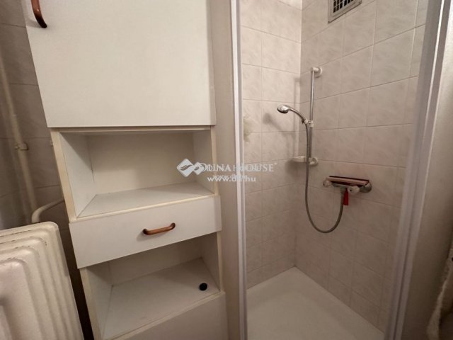 Eladó téglalakás, Zalaegerszegen 28 M Ft, 2 szobás