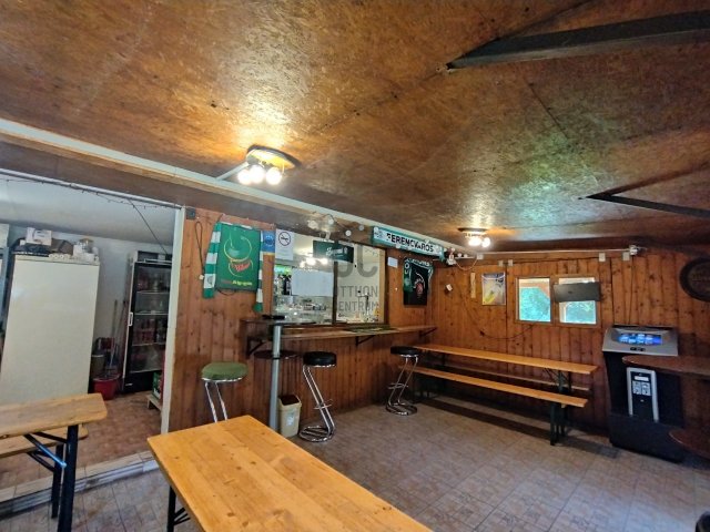 Eladó üzlethelyiség, Zichyújfaluban 3.99 M Ft