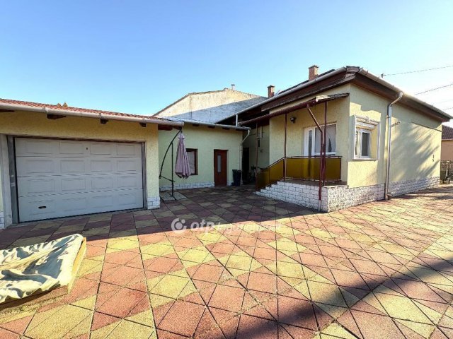 Eladó családi ház, Miskolcon 51.99 M Ft, 4 szobás