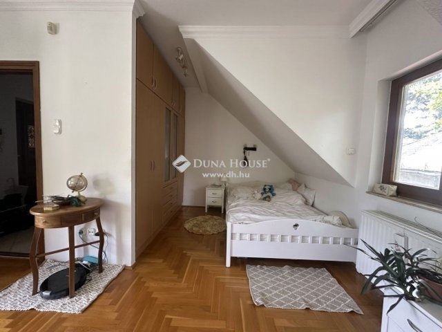 Eladó téglalakás, Budapesten, II. kerületben 94.5 M Ft, 1 szobás