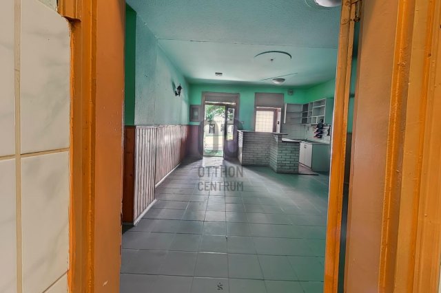 Eladó családi ház, Szekszárdon 45.99 M Ft, 8 szobás
