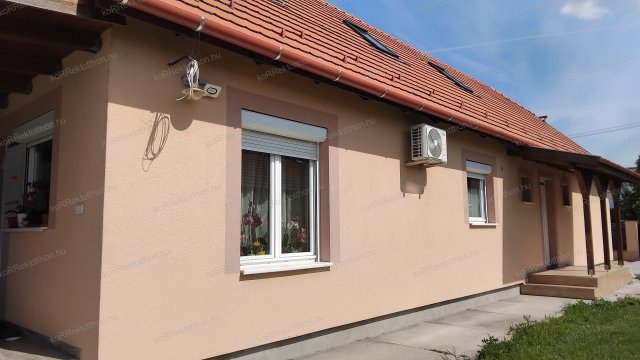 Eladó családi ház, Jászberényben 104.9 M Ft, 6 szobás