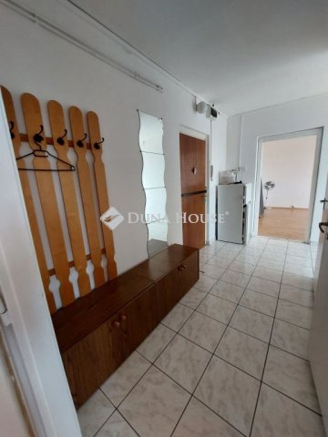 Eladó panellakás, Baján 24.99 M Ft, 2 szobás