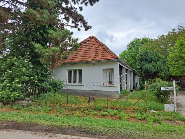Eladó családi ház, Pilisen, Szegfű utcában 26.5 M Ft, 3 szobás