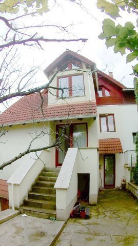 Eladó ikerház, Budapesten, III. kerületben 200 M Ft, 10 szobás
