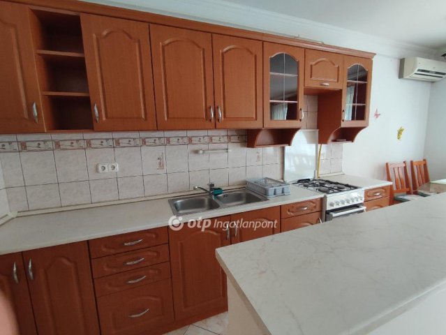 Kiadó téglalakás, albérlet, Szegeden 170 E Ft / hó, 2 szobás