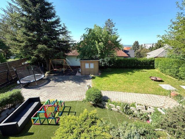 Eladó családi ház, Pécsett 185 M Ft, 3+2 szobás