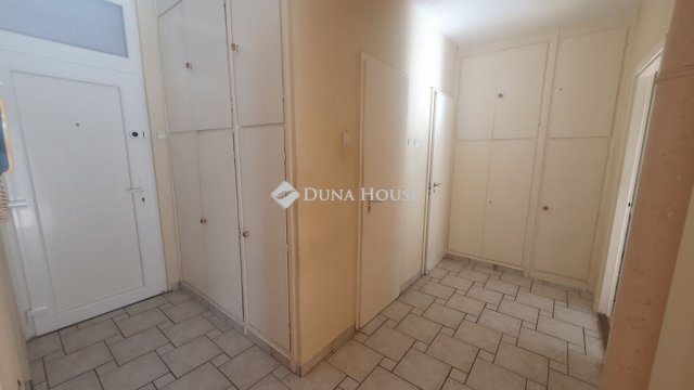 Eladó panellakás, Nagykanizsán 25 M Ft, 1+2 szobás