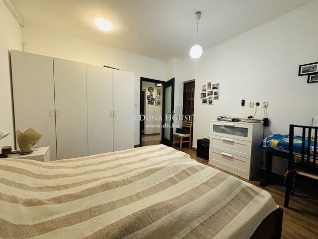 Eladó családi ház, Pilismaróton 238.1 M Ft, 12 szobás